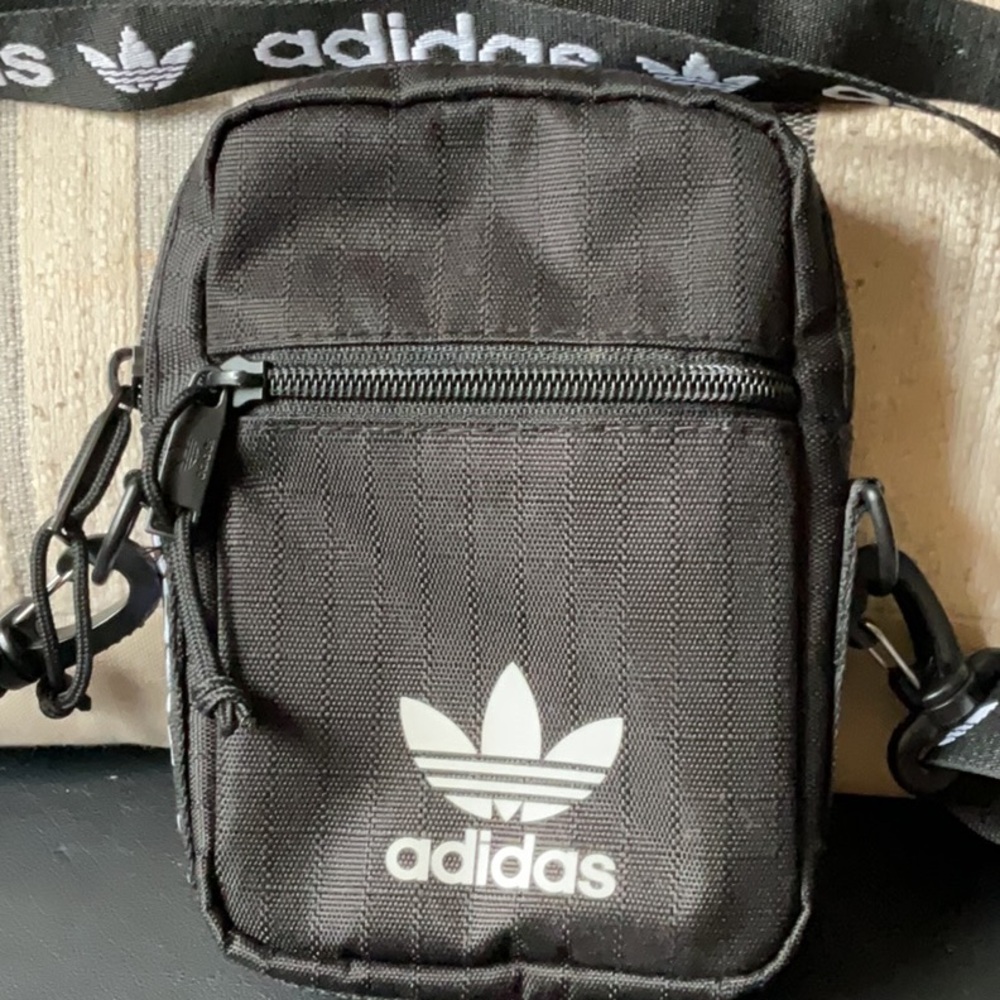 Adidas sports crossbody unisex